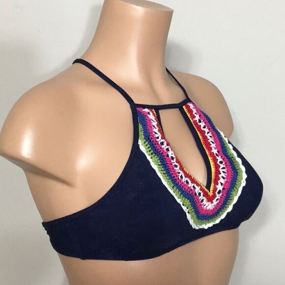 Nanette Lepore crochet trim bikini top Host pick🎉 - Picture 6 of 6